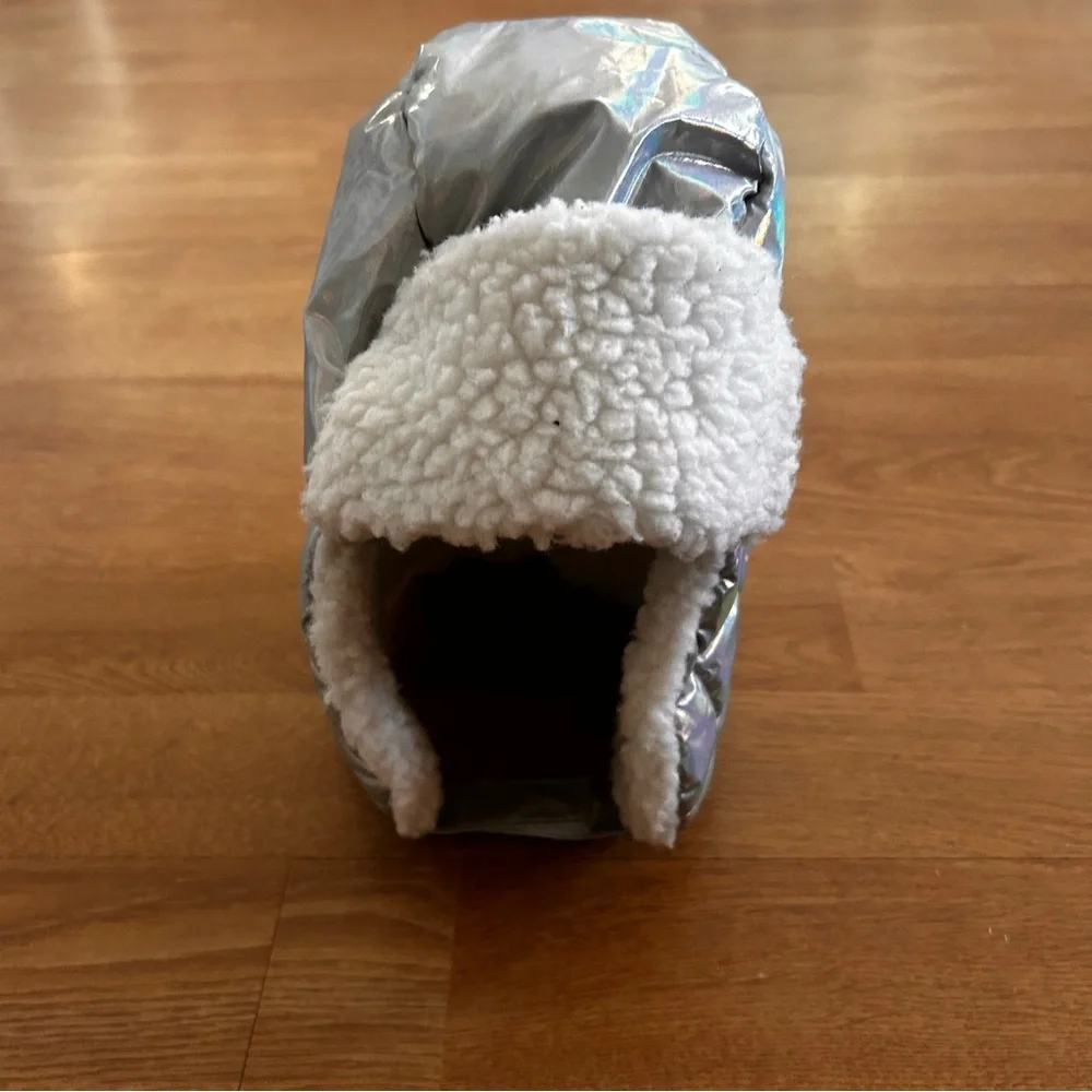 Swiss tech reflective Silver/white faux fur insulated winter/snow hat for kids